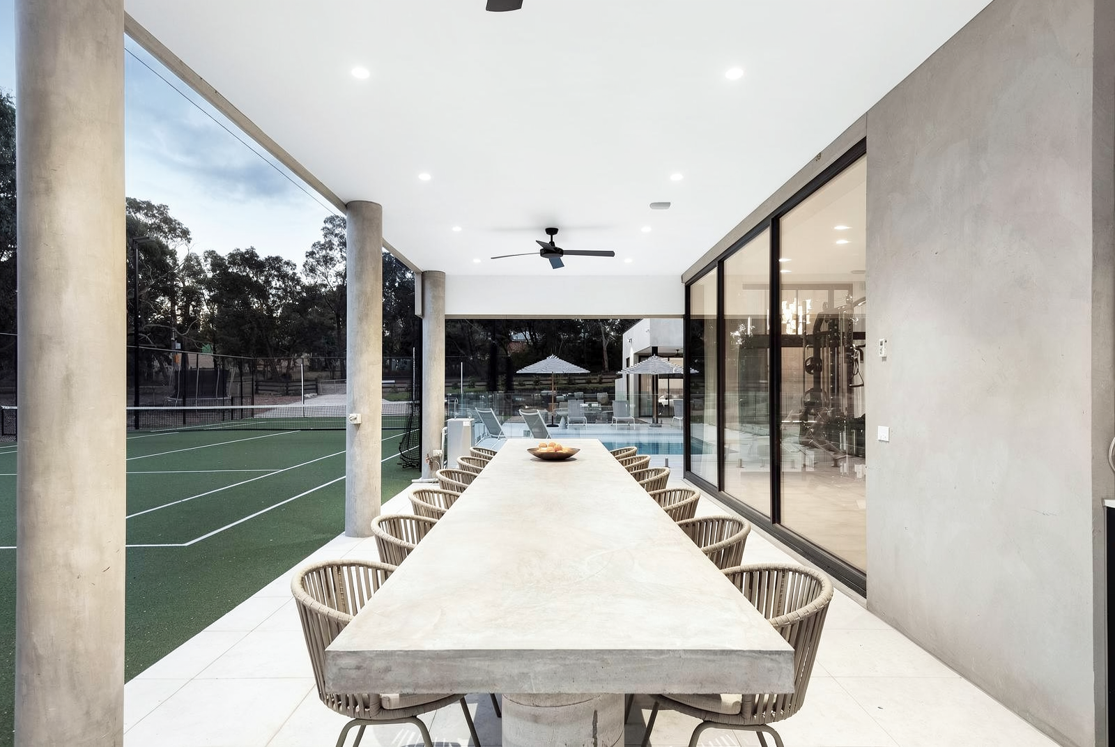 Seamless indoor-outdoor architectural living spaces designed by TNA Architecture